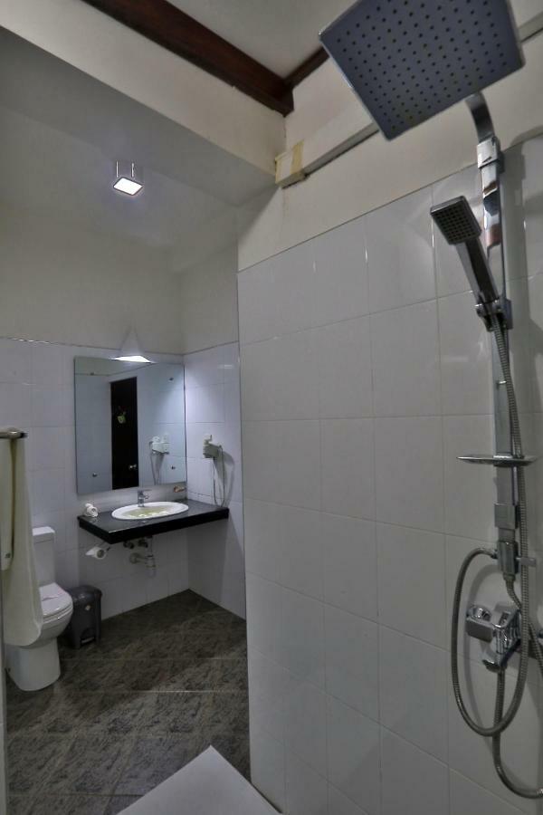 Sea Rock Villa Bentota Exterior photo