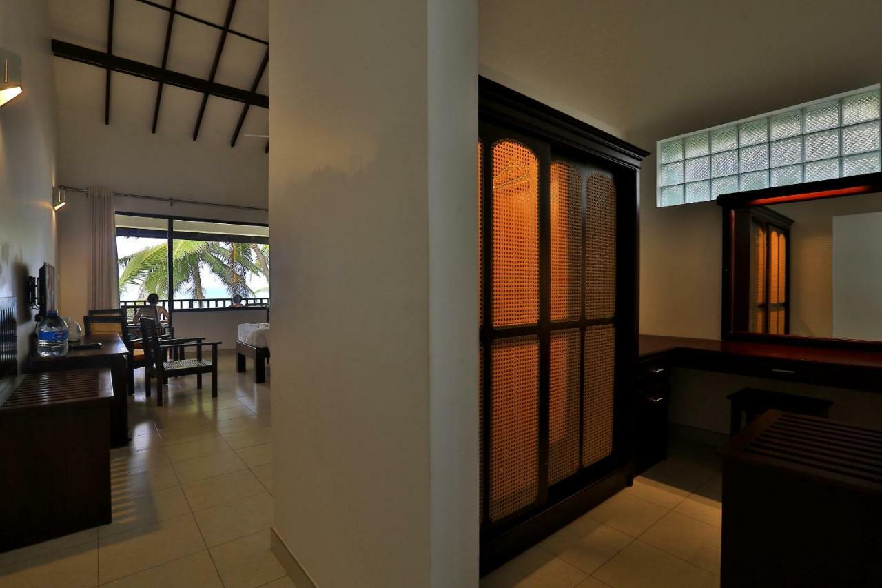 Sea Rock Villa Bentota Exterior photo