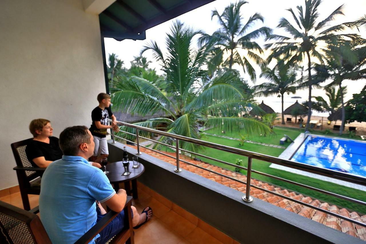 Sea Rock Villa Bentota Exterior photo