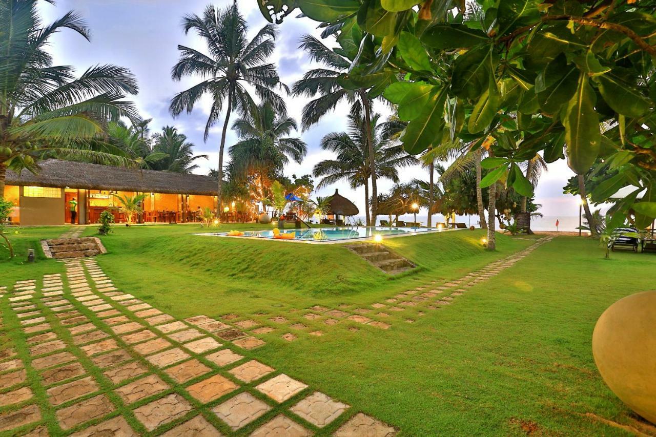 Sea Rock Villa Bentota Exterior photo